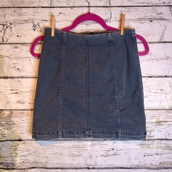 Free People Dresses & Skirts - Adorable Free People Denim Skirt